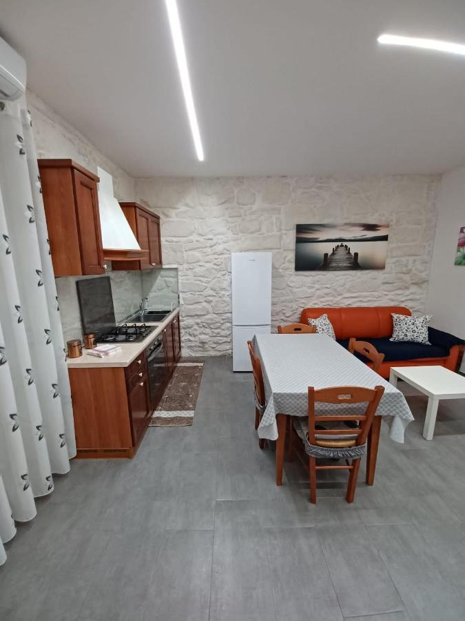 Casa Emilia Lägenhet Ragusa Exteriör bild